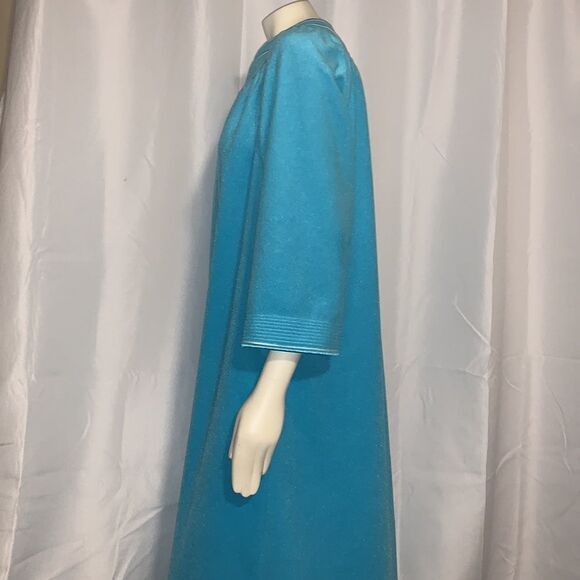VGT blue fleece robe house coat. Size Large - Picture 8 of 14